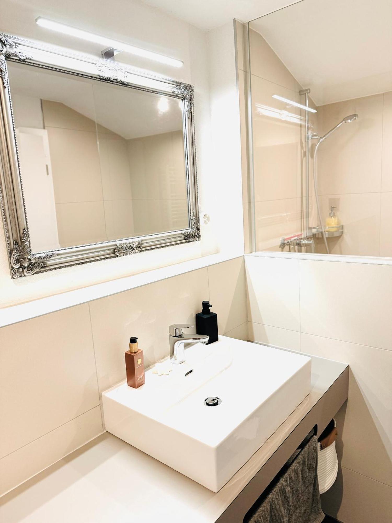 Bellevue & Classy Mountain View Apartment Kandersteg Buitenkant foto